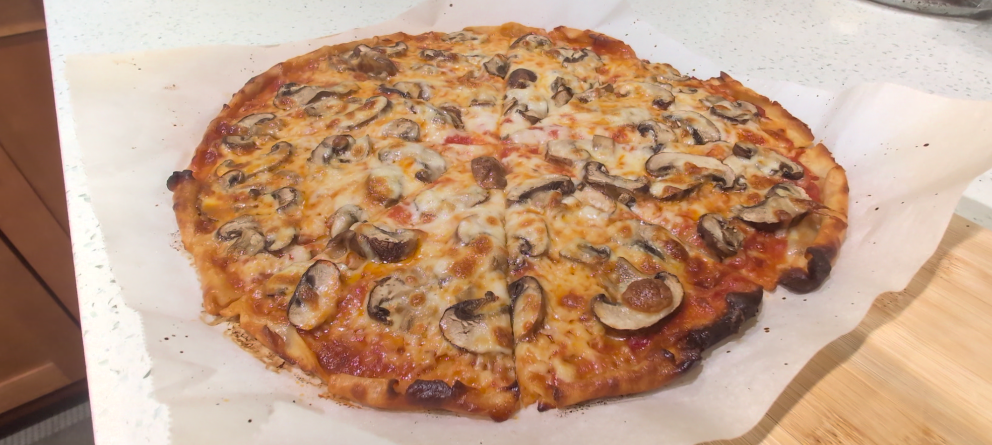 Home baked gluten free pizza: a simple and scrumptious shortcut, courtesy of Trader Joe’s 🤌